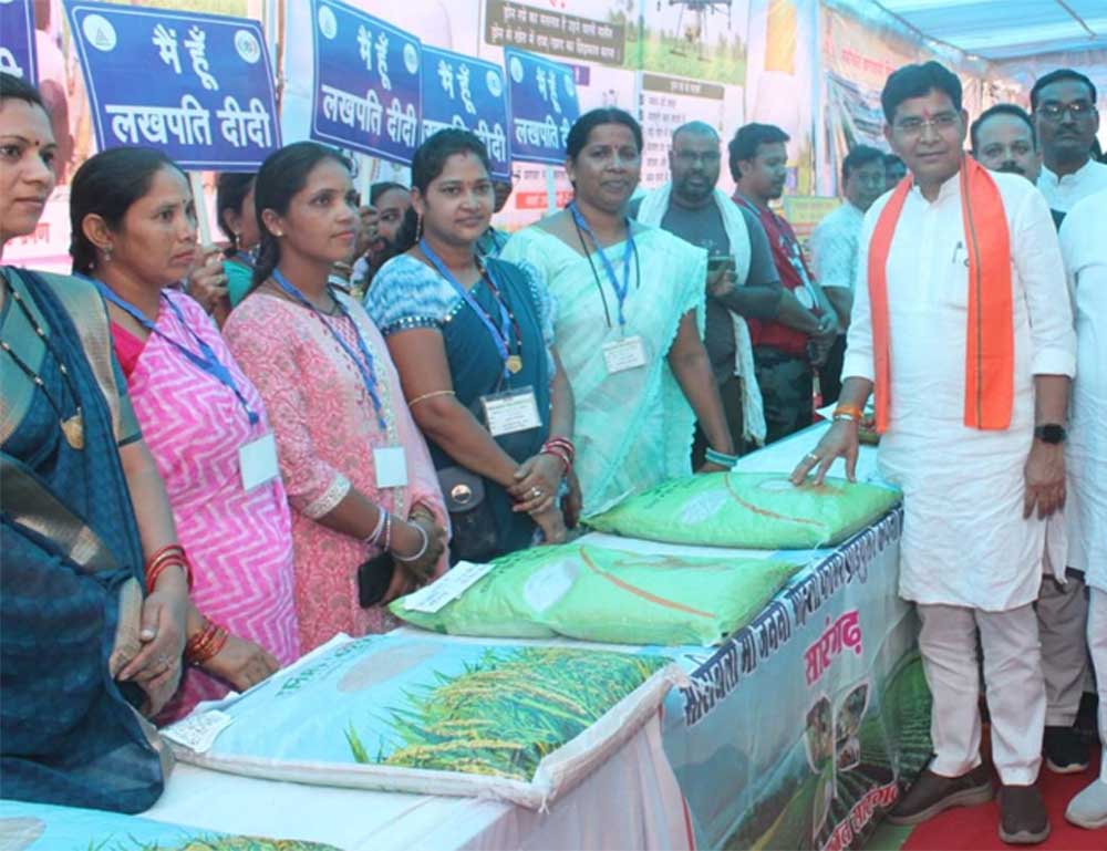 जैविक खेती अपनाकर बचाएं अपनी सेहत और जमीन-राजस्व मंत्री टंक राम वर्मा