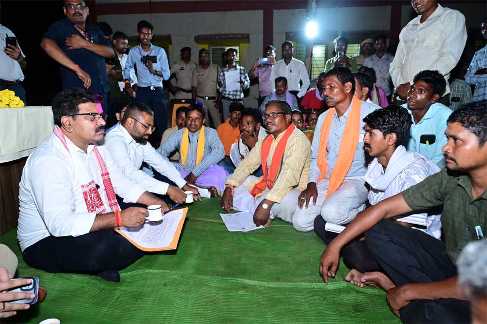 किसकोड़ो, जहां कभी लगती थी नक्सलियों की चौपाल, वहीं उप मुख्यमंत्रीशर्मा ने लगाई जनचौपाल