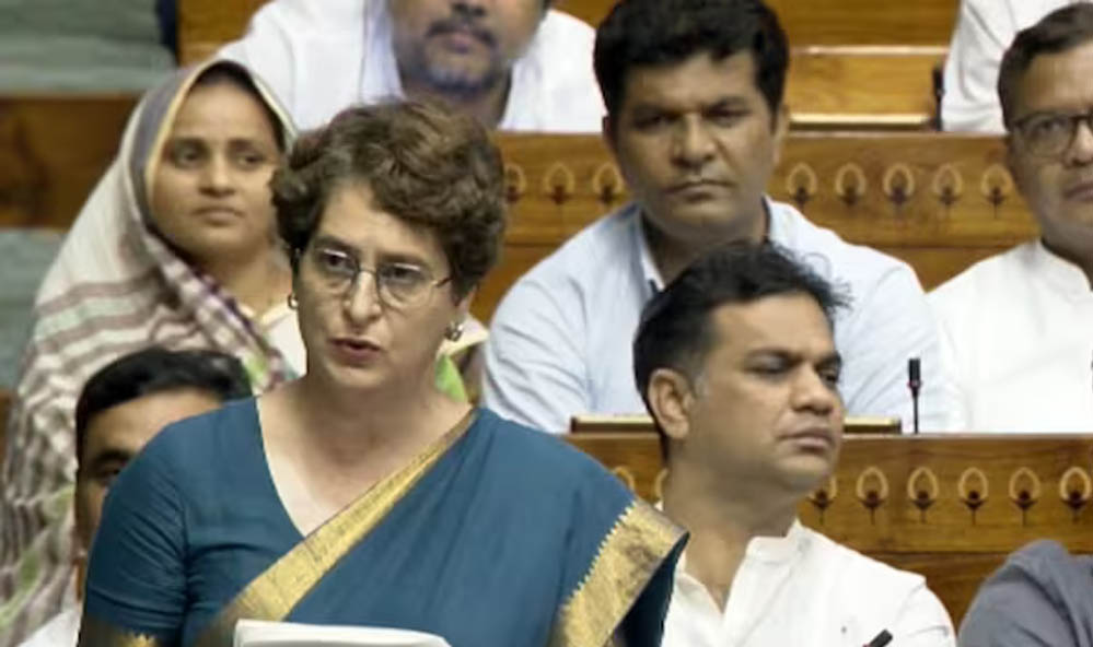 संसद में प्रियंका गांधी के तीखे तेवर, पेपर लीक मामले पर सरकार को घेरा; स्पीकर ने रिकॉर्ड से हटाए शब्द