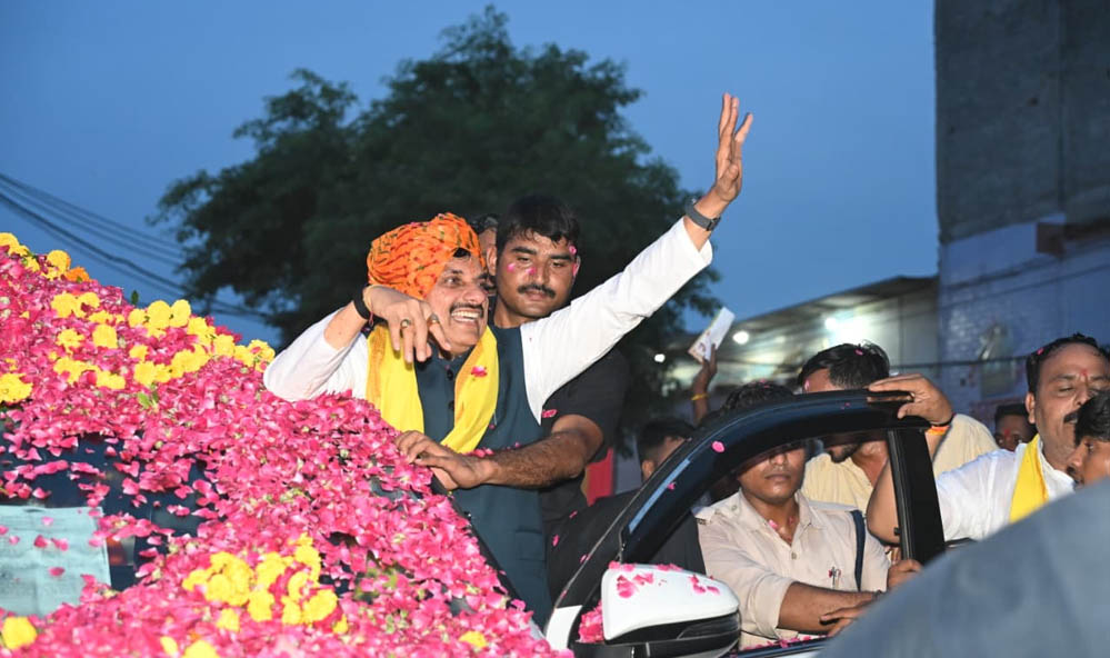 दतिया उपचुनाव: सीएम मोहन यादव का कांग्रेस पर तीखा प्रहार, बोले- 'पांच पीढ़ियों से एक ही परिवार की बंधक बनी पार्टी'