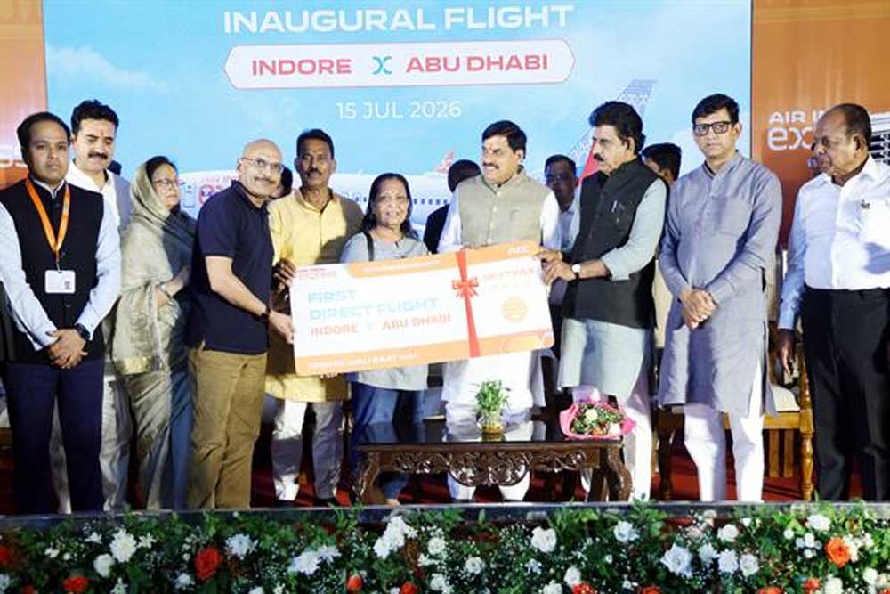 इंदौर-आबू धाबी सीधी उड़ान: मध्य प्रदेश के लिए अंतर्राष्ट्रीय कनेक्टिविटी का नया अध्याय, सीएम मोहन यादव ने दिखाई हरी झंडी