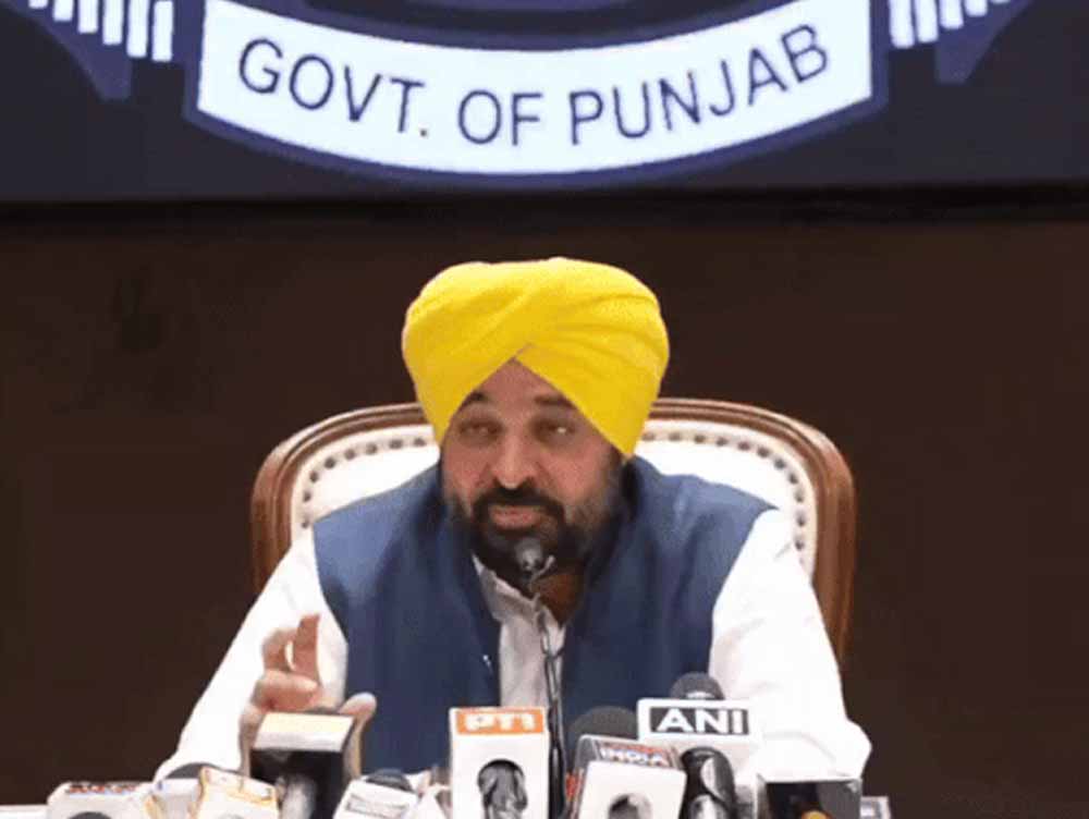 ED की कार्रवाई पर भगवंत मान का BJP पर हमला, बोले- चुनाव से पहले विरोधियों को जेल भेजना लोकतंत्र के खिलाफ