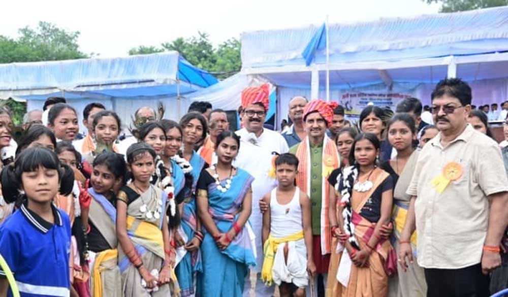 रिमझिम फुहारों के बीच खेल प्रतिभाओं ने भरी उड़ान, 26वीं राज्य स्तरीय शालेय क्रीड़ा प्रतियोगिता का भव्य शुभारंभ